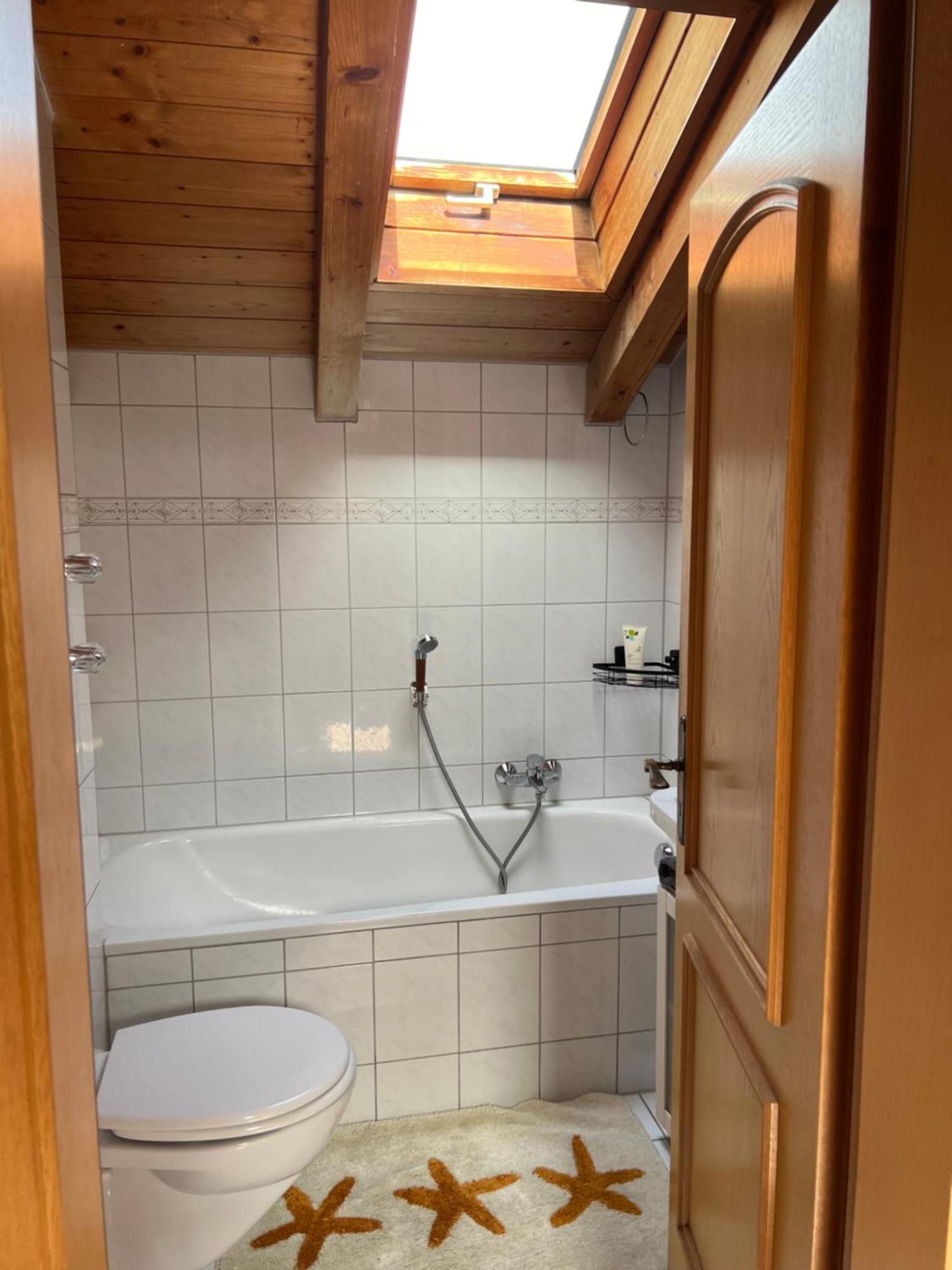 Gemuetliche Dachgeschosswohnung Mit Balkon Ainring Εξωτερικό φωτογραφία