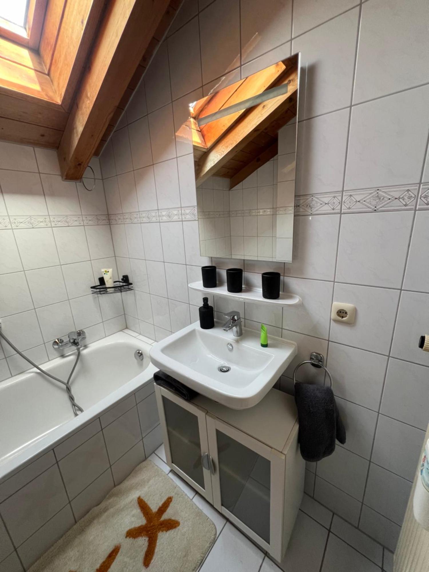 Gemuetliche Dachgeschosswohnung Mit Balkon Ainring Εξωτερικό φωτογραφία